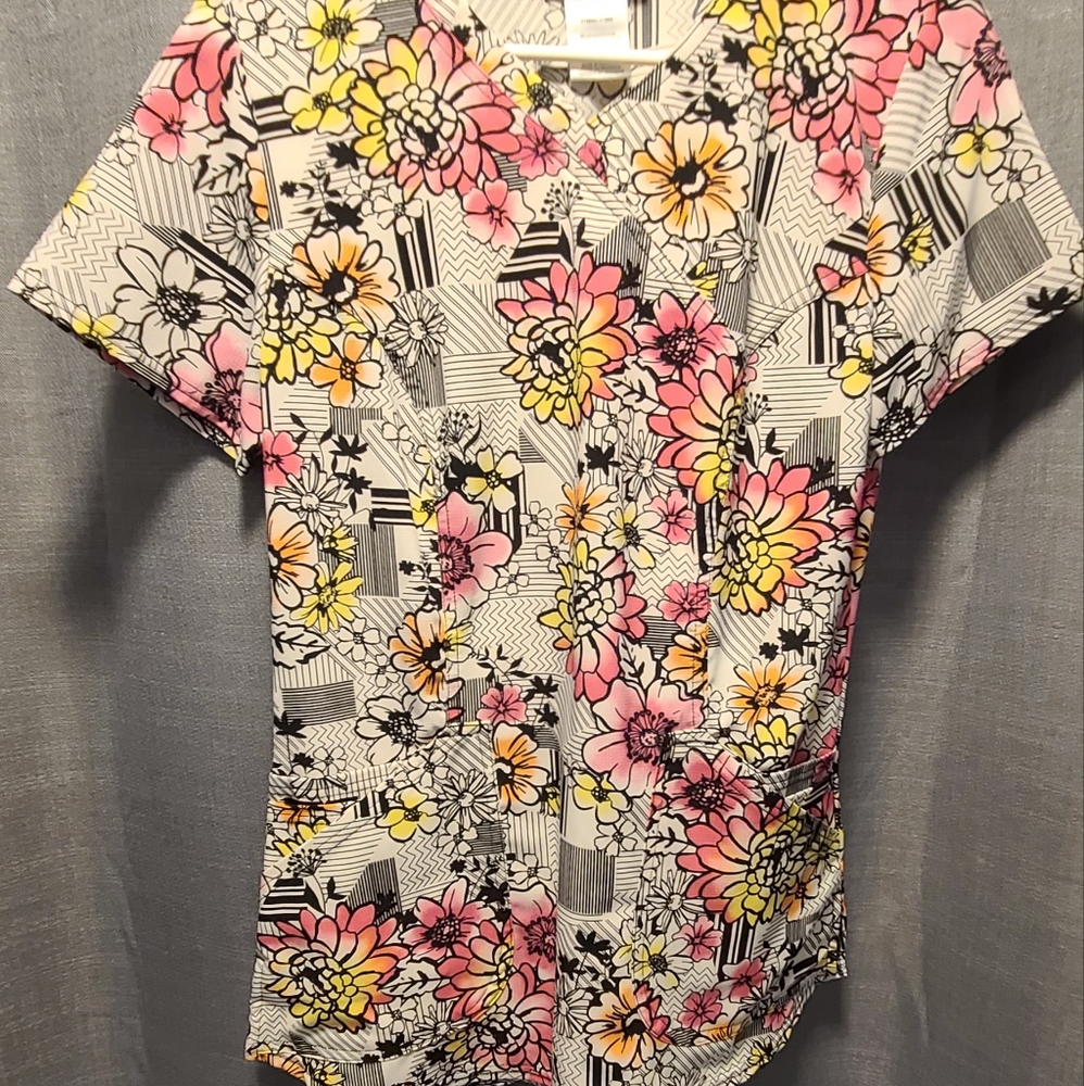 Heart Soul women's scrub top size small